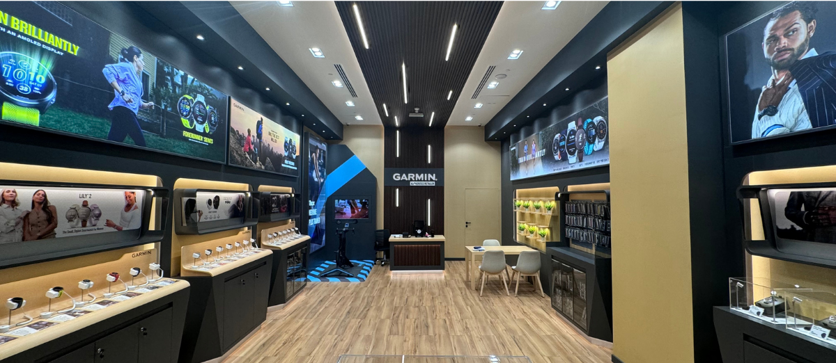 Garmin dedicated brand store retail format